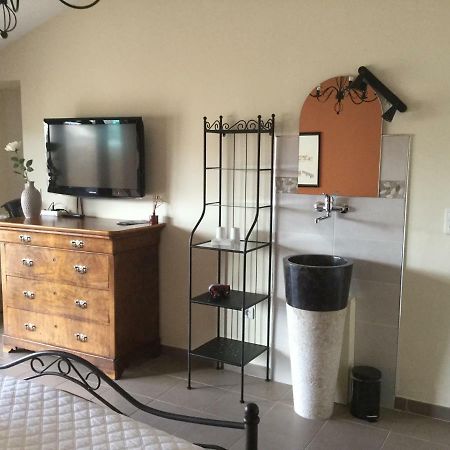 Bed and Breakfast Les Secrets Du Mistral Валансоль Экстерьер фото